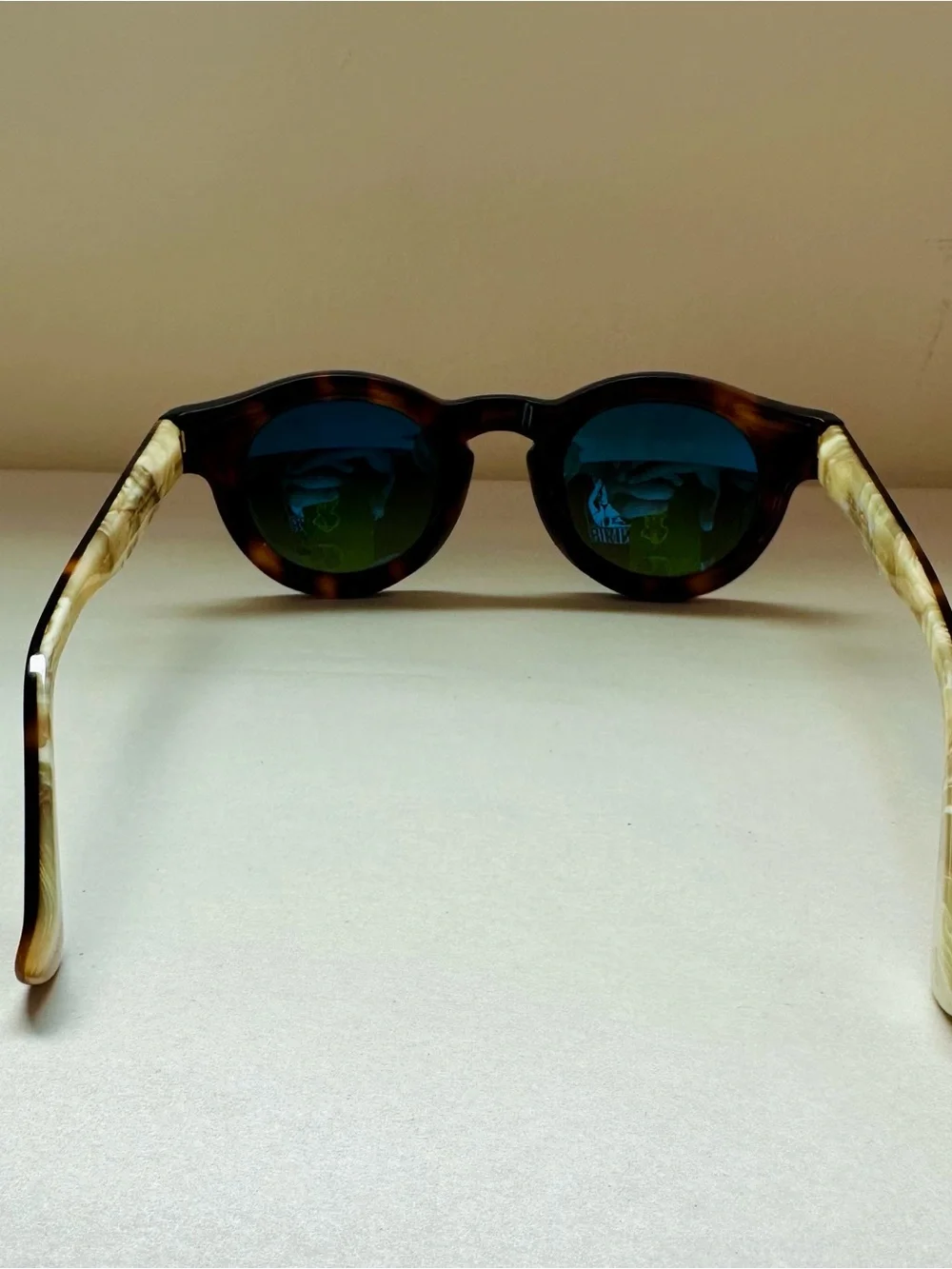 Retro Round Tortoiseshell Sunglasses with Green Lenses